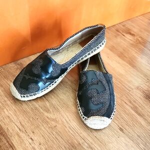 Tory Burch Lonnie Logo woven leather double-T logo espadrile flat size 7.5